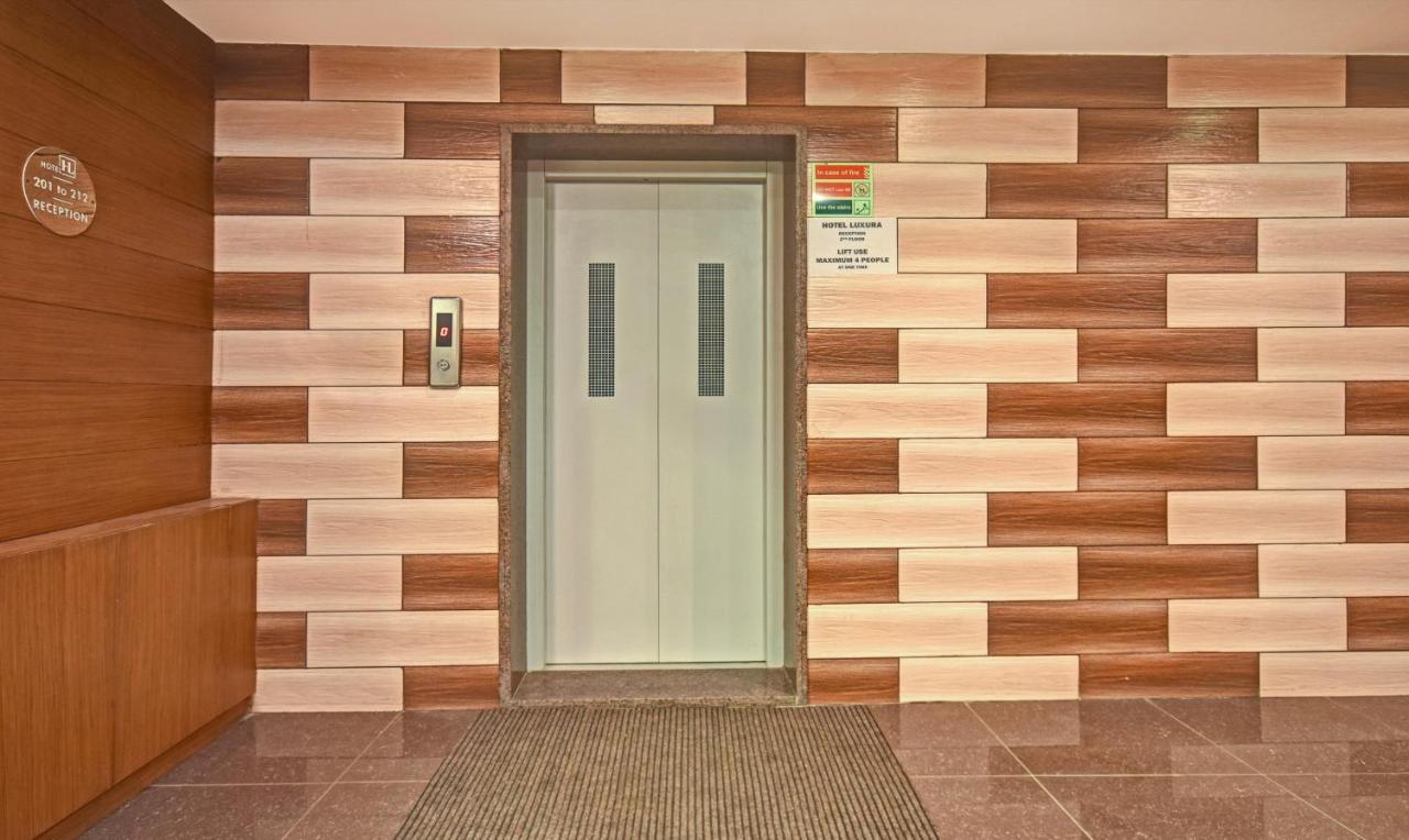 Hotel Luxura, Ahmadábád Exteriér fotografie